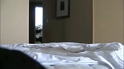 La mujer bonita ni viejas españolas x siquiera podía pensar que en el vestuario, algún artesano instaló una cámara oculta que capturó todo esto y ahora tenemos la oportunidad de evaluar la ropa interior que la niña eligió.