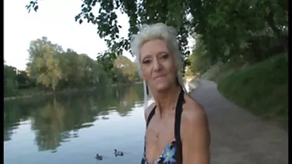 Jana Mrhacova obtiene un viejas maduras gratis orgasmo de un juguete grande