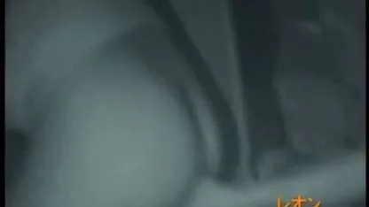 El chico se folla su ver viejas culonas belleza en el baño.