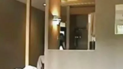 Esta chica es para aquellos que aman las tetas en miniatura y el coño abuelas gordas peludas profundo.