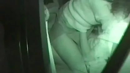 Blondy engañó para viejas lesbianas tetonas convertirse en modelo y la follaba.