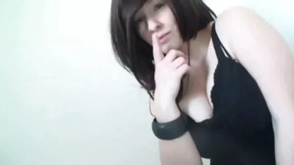 Tetas de miel adolescentes con tetas deliciosas usan un consolador negro para satisfacer sus caprichos videos de viejas argentinas