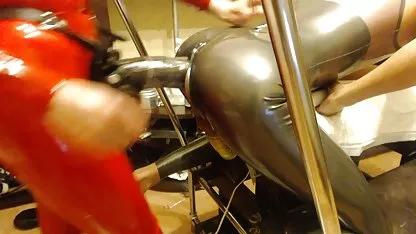 Mujer rubia chupa pollas negras y bebe videos xxx de viejas cum