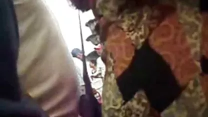 Morena sexy anal viejas gordas tetona seduce a un chico en la piscina y folla