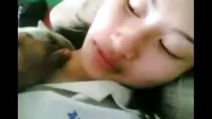 Dos calientes de 18 años se meten en una orgía. videos gratis de abuelas