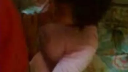 Mi novia se masturba en webcam muestra viejas gordas culiando coño y pecho.