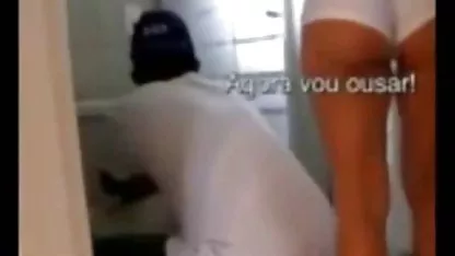 Carmen videos xxx con viejitos llena su coño con masivo consolador de goma