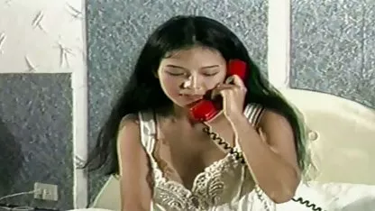 Chica lujuriosa se divierte con viejas tetas gordas un chico