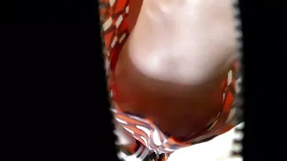 Belleza pelirroja acaricia sus agujeros y videos de viejas peludas folla en anal