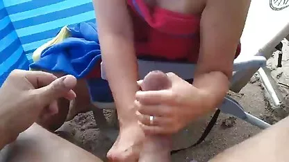 En la casa de un forestador barbudo de popa no hay afecto, hay un clima severo alrededor y no se puede salir de la casa, todo está cubierto. Queda por enseñar a la joven hijastra cómo llevar a un miembro en su vagina ver viejas culonas