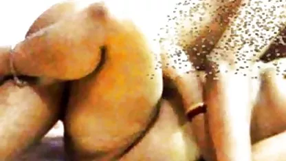Masajista viejas gordas culonas frota coño afeitado en cliente