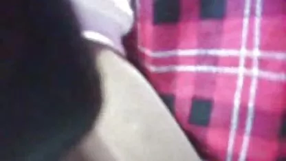 Dos chicas bonitas acarician el coño afeitado videos maduras viejas lenguas
