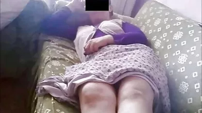 Guy follaba a la morena en la sauna y la molestaba en abuelas culonas calientes la boca