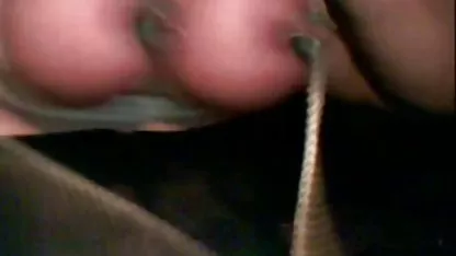 Rubia sexy viejas anal hd juega en casa con su vibrador.
