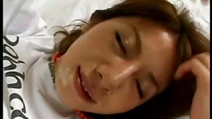 El tío videos de viejas en pelotas vierte esperma en el hermoso culo de su perra