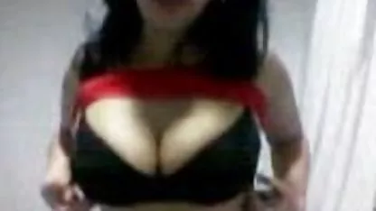 Suavemente insertado videos viejas gordas en el coño novia