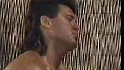 Una joven dandy está lista abuelas con jovenes xxx para satisfacer todos los deseos de su cliente.