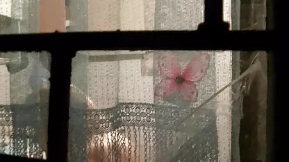 La perra chupa sensualmente cariño viejitos mamando