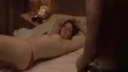 Putas jóvenes protagonizan una orgía viejas lesbianas cogiendo lésbica