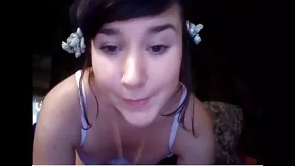 Joven lesbiana se folla a su amiga abuelas maduras desnudas en el baño