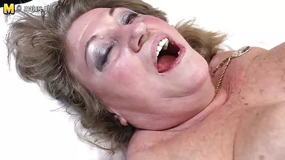 Sexo fresco con viejas tetas gordas una morena tetona