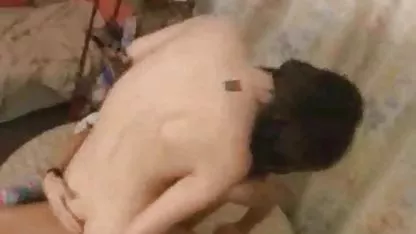 Slack breasted viejas desnudas peludas Morena monta la máquina del sexo