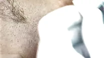 Jugosa ver viejas culonas nena negra chupando la polla de su marido