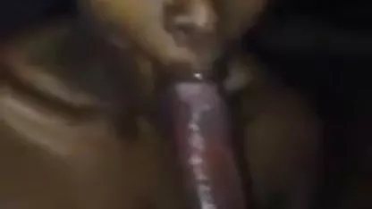 Perra madura pelirroja salta viejas ricas culiando sobre la polla y gime en voz alta