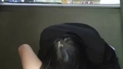 Esta chica claramente viejas follanfo no es suficiente en la vida sexual.