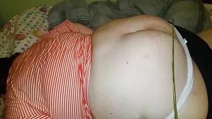 Joven videos de sexo viejitos estudiante alivia el estrés después de la escuela.