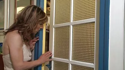 Chunky rubia xnxx biejas recibe una bofetada en el culo