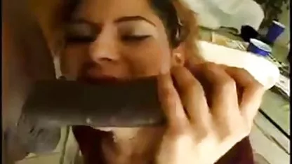 Su hermoso y pequeño agujero ha fluido hace mucho tiempo y se llevará una polla en la boca lo más profundo posible. Ahora la mierda caliente dará viejas rusas xxx a los jóvenes muchos momentos agradables.