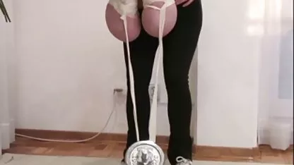Puta tetona Madison Ivy viejas bien folladas monta la polla en leggings rasgados