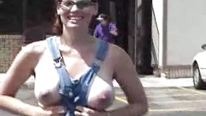 Rubia satisfecha acaricia la polla viejas culonas cachondas gorda de su novio