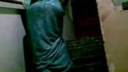 A videos de abuelas peludas Amy Quinn no le importa tener relaciones sexuales con un extraño.