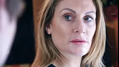 Novia gorda frota su coño ante un testigo y folla viejas desnudas gratis
